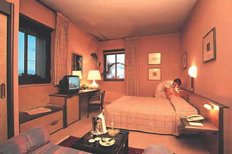 雷吉纳玛格丽塔酒店 卡利亚里 客房 照片